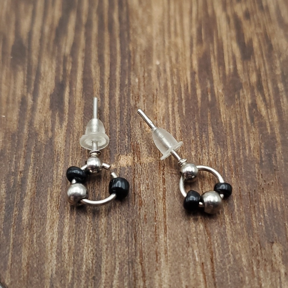 E258 grunge hoop earrings punk rock nwt
